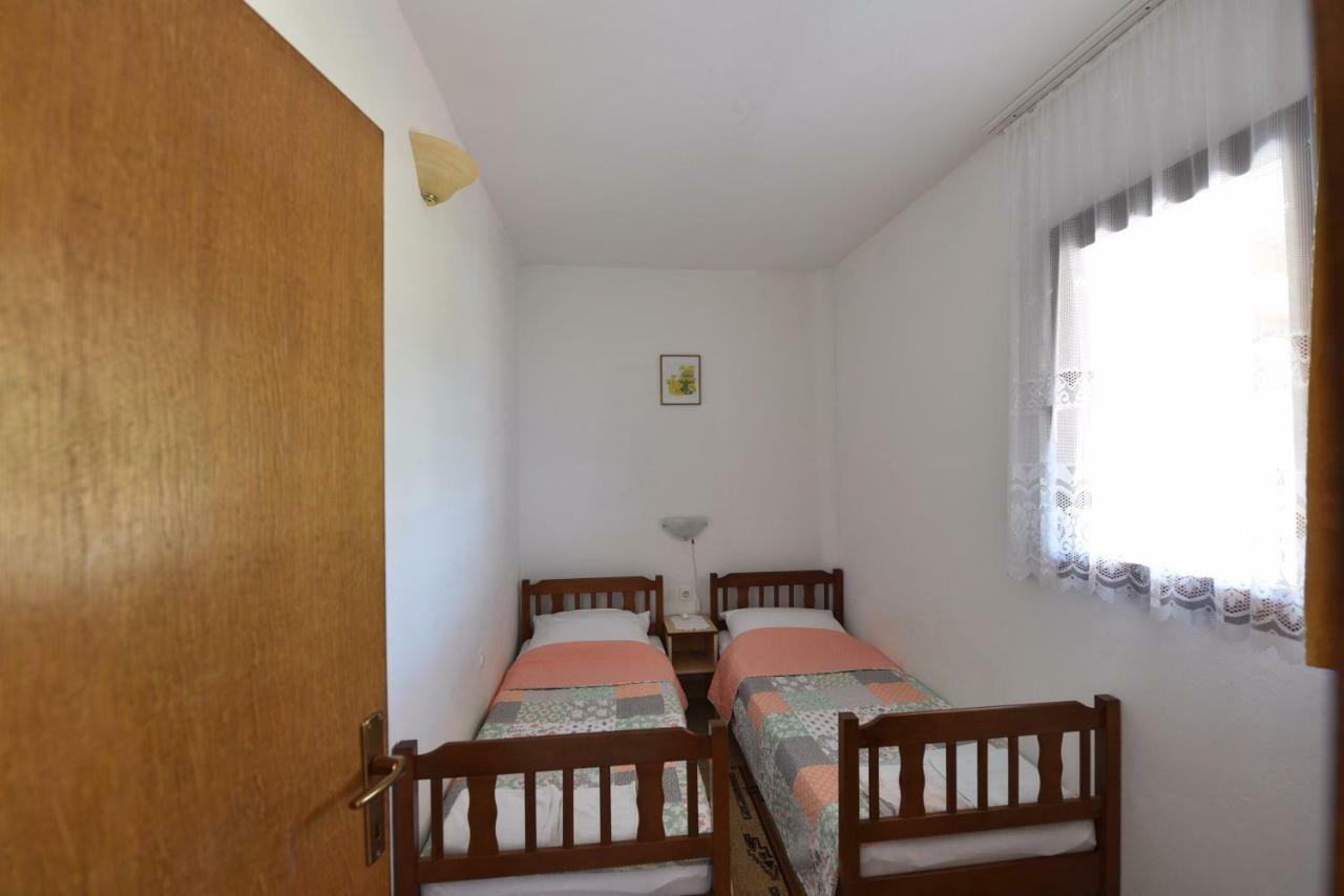 Apartmani Marko Gdinj Ngoại thất bức ảnh